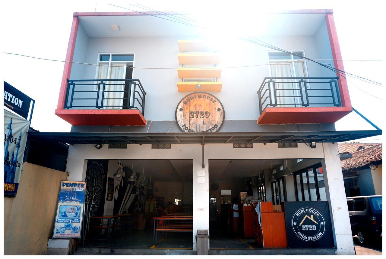 Budi House & Food Station Bandung Exteriör bild